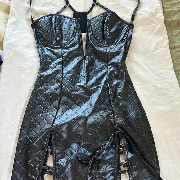 Fredericks of Hollywood Black Lingerie Set with Matching Panties - Size Small Br